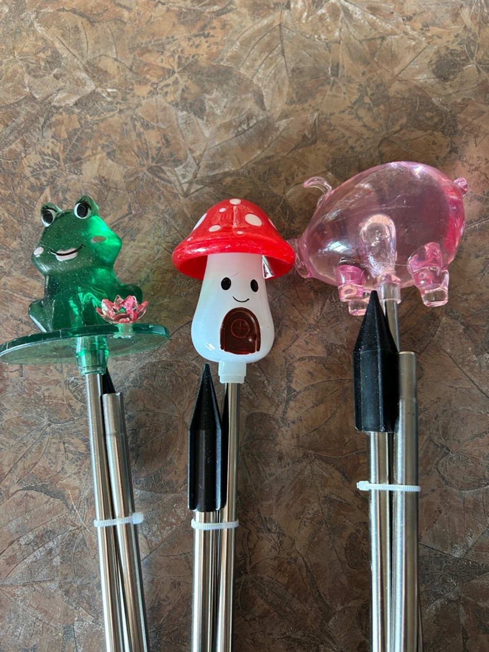 Outdoor Stake LED Lights -Frog-Mushroom-Pig.